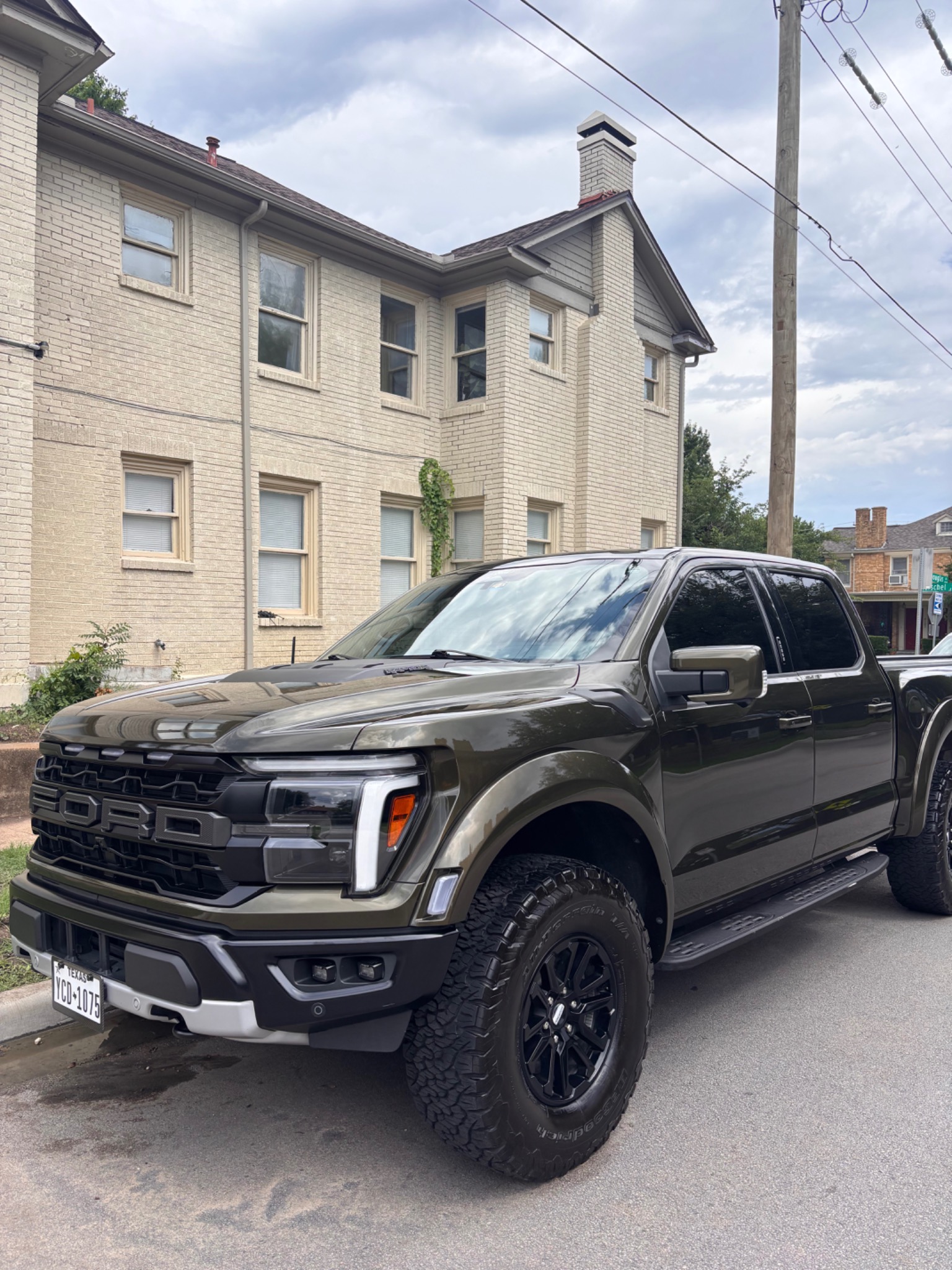 Ford Raptor after detailing